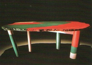 Gaetano Pesce, Table Sansone I ( en résine de polyester polychrome), Cassina SpA, Meda, Italie, 1990.