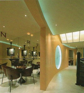 Philippe Starck, Café Costes (avec fauteuil Costes, X.O., France, 1984), Paris, 1982-1984.